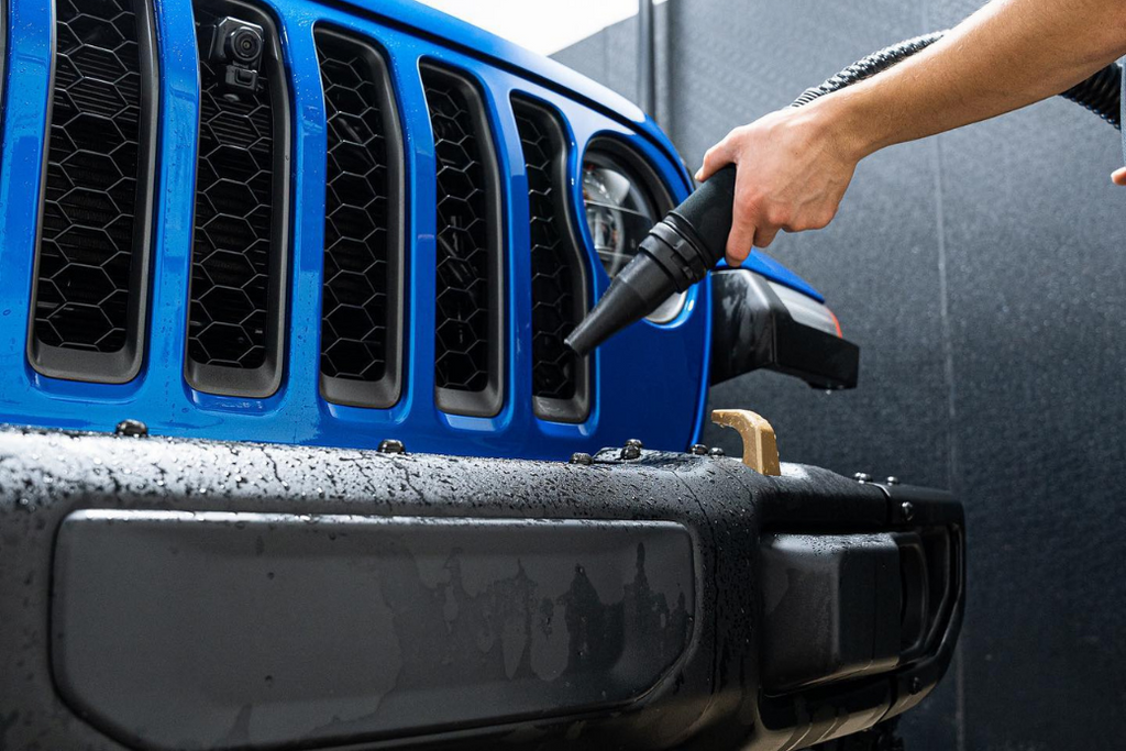 Drying your car with a microfiber towel - DetailingWiki, the free